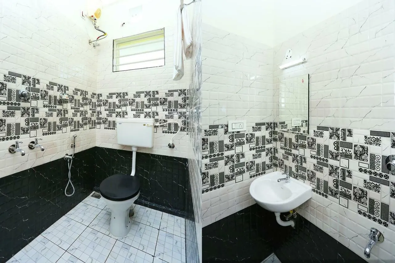 Oyo 37302 White Cort Hotel Kochi India