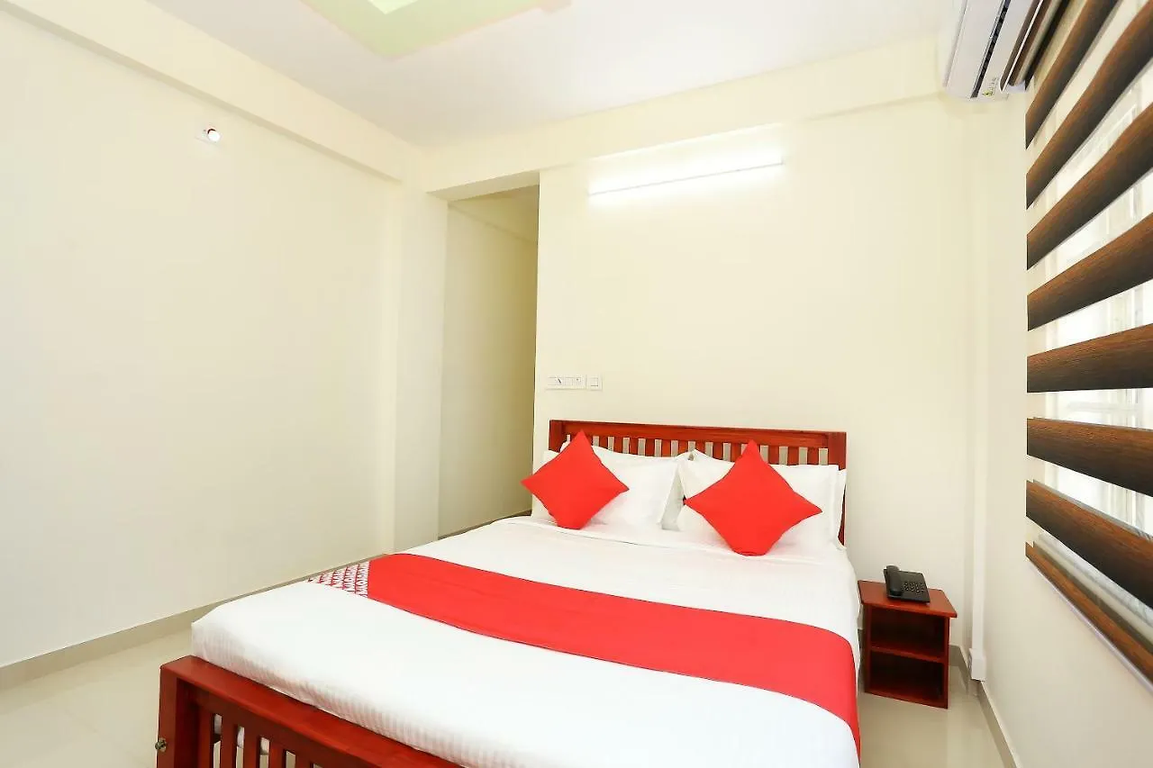 Oyo 37302 White Cort Hotel Kochi