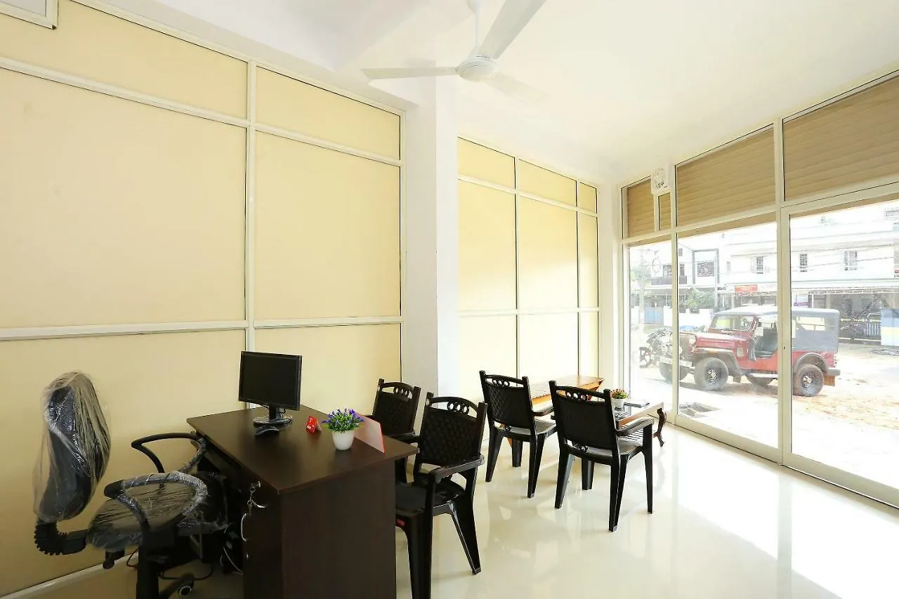 Oyo 37302 White Cort Hotel Kochi