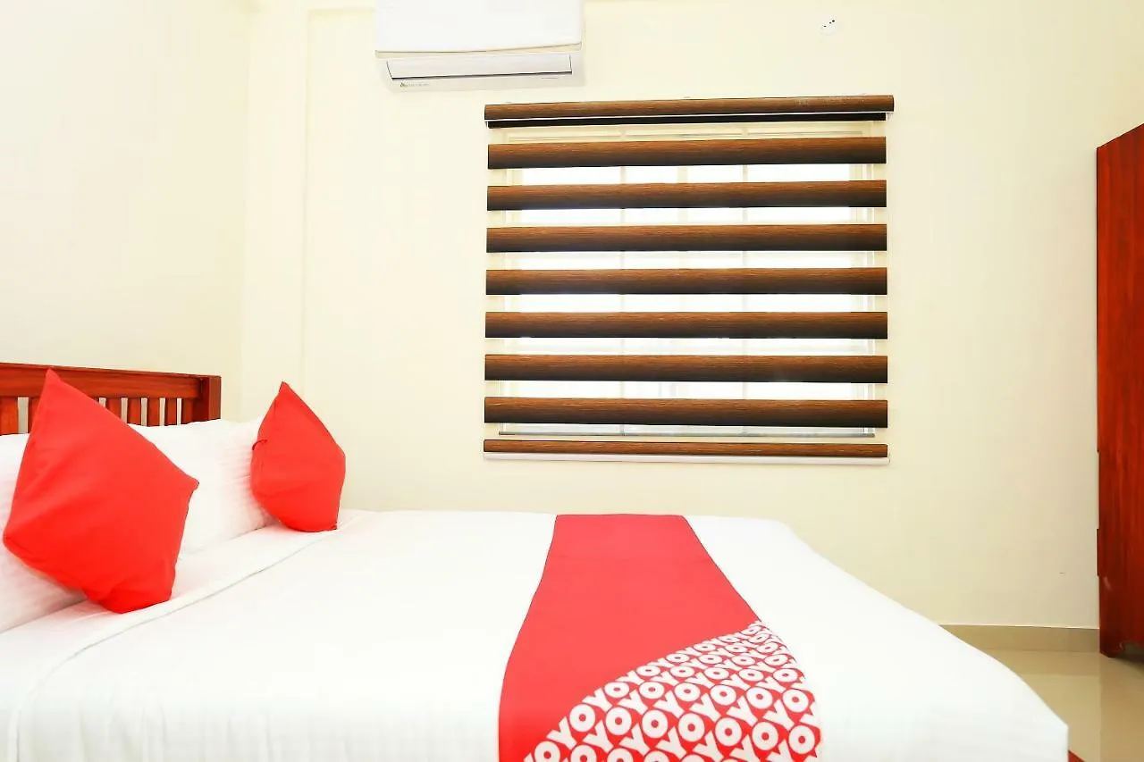 Oyo 37302 White Cort Hotel Kochi