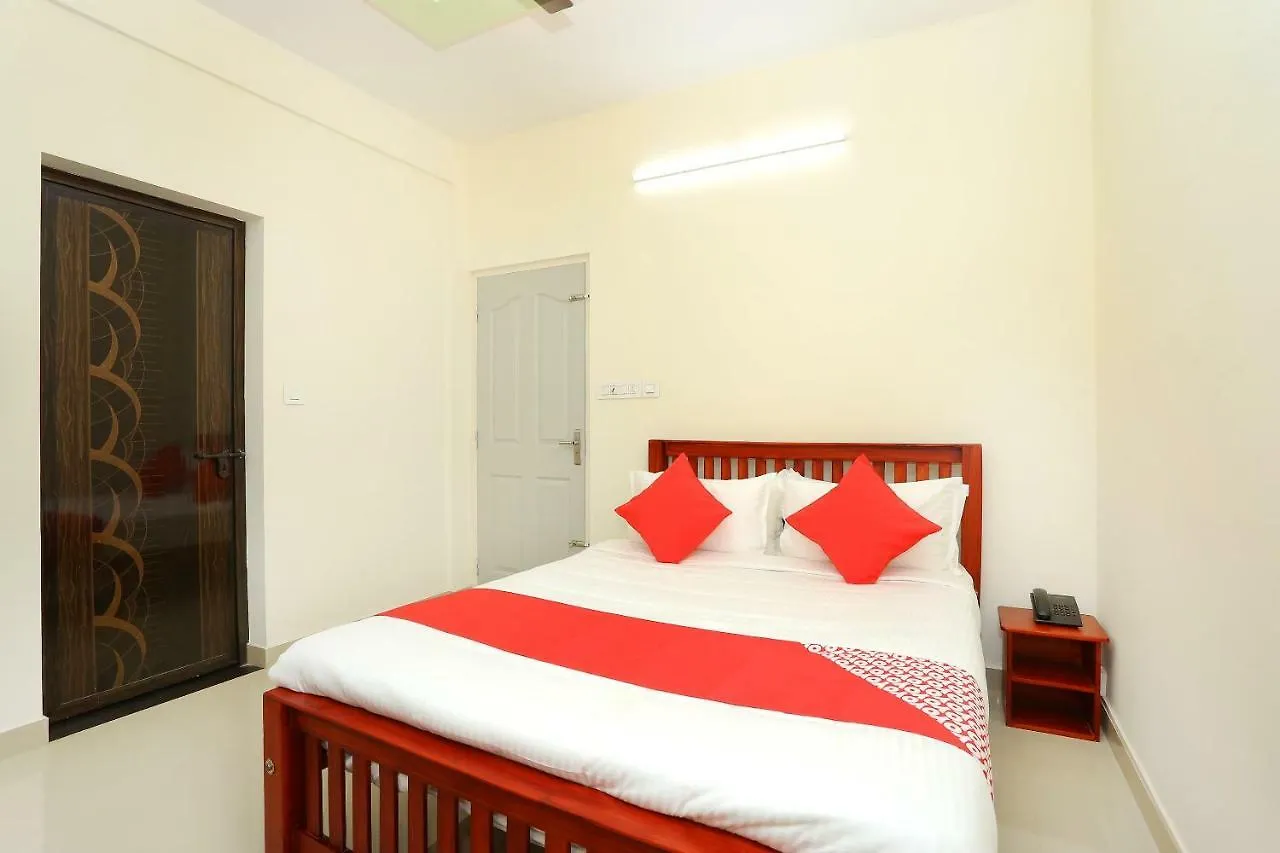 Oyo 37302 White Cort Hotel Kochi