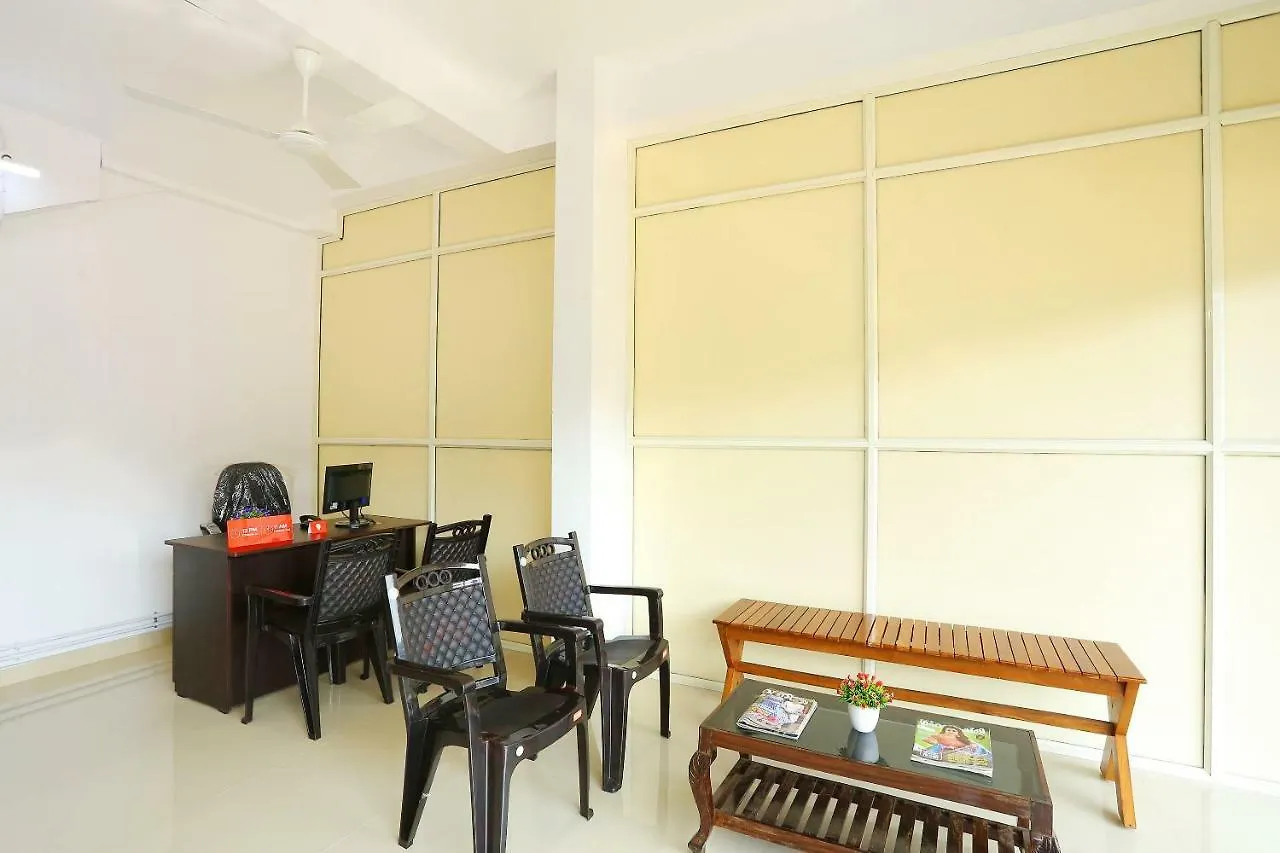Oyo 37302 White Cort Hotel Kochi