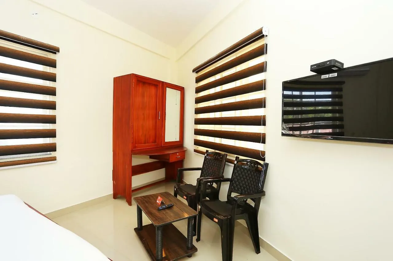 Oyo 37302 White Cort Hotel Kochi 3*,  India