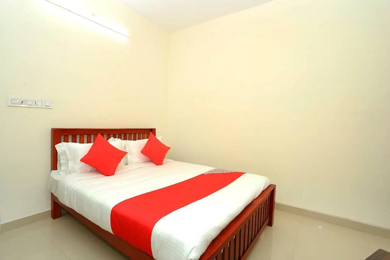 Oyo 37302 White Cort Hotel Kochi