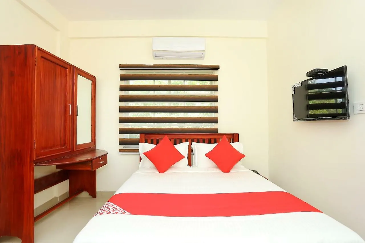 Oyo 37302 White Cort Hotel Kochi